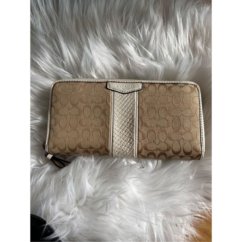 Coach tan and white wallet size 8x4 signature c